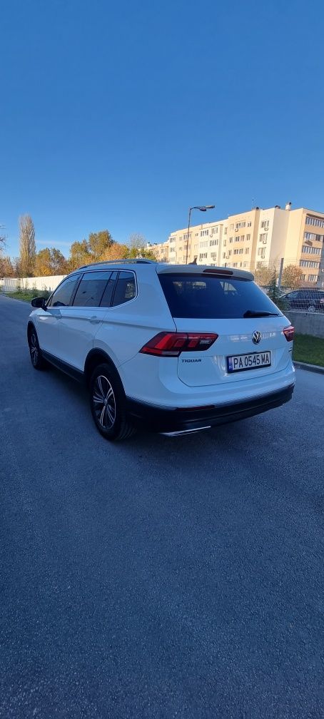 VW tiguan 2.0 190кс. Бензин 2018г. 98000 км.