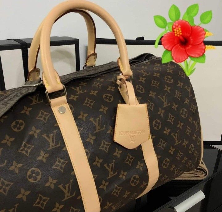 Geanta Louis Vuitton voiaj new model unisex, saculet, etichetă incluse