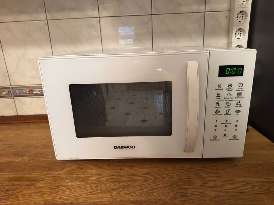 Cuptor cu Microunde DAEWOO