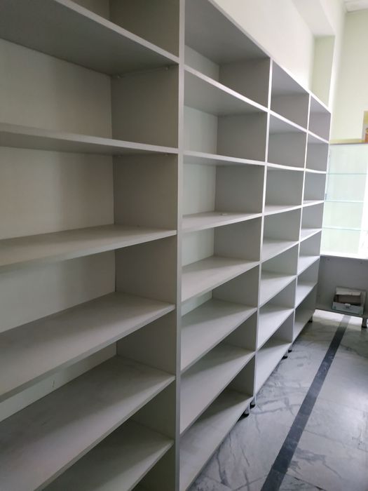Mebel sotiladi holati zor