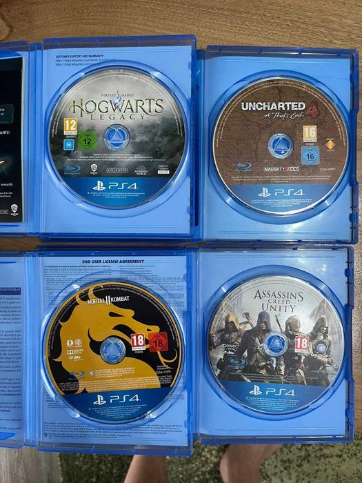 PS4 Slim 500 Gb -- 2 Controllere -- 4 jocuri