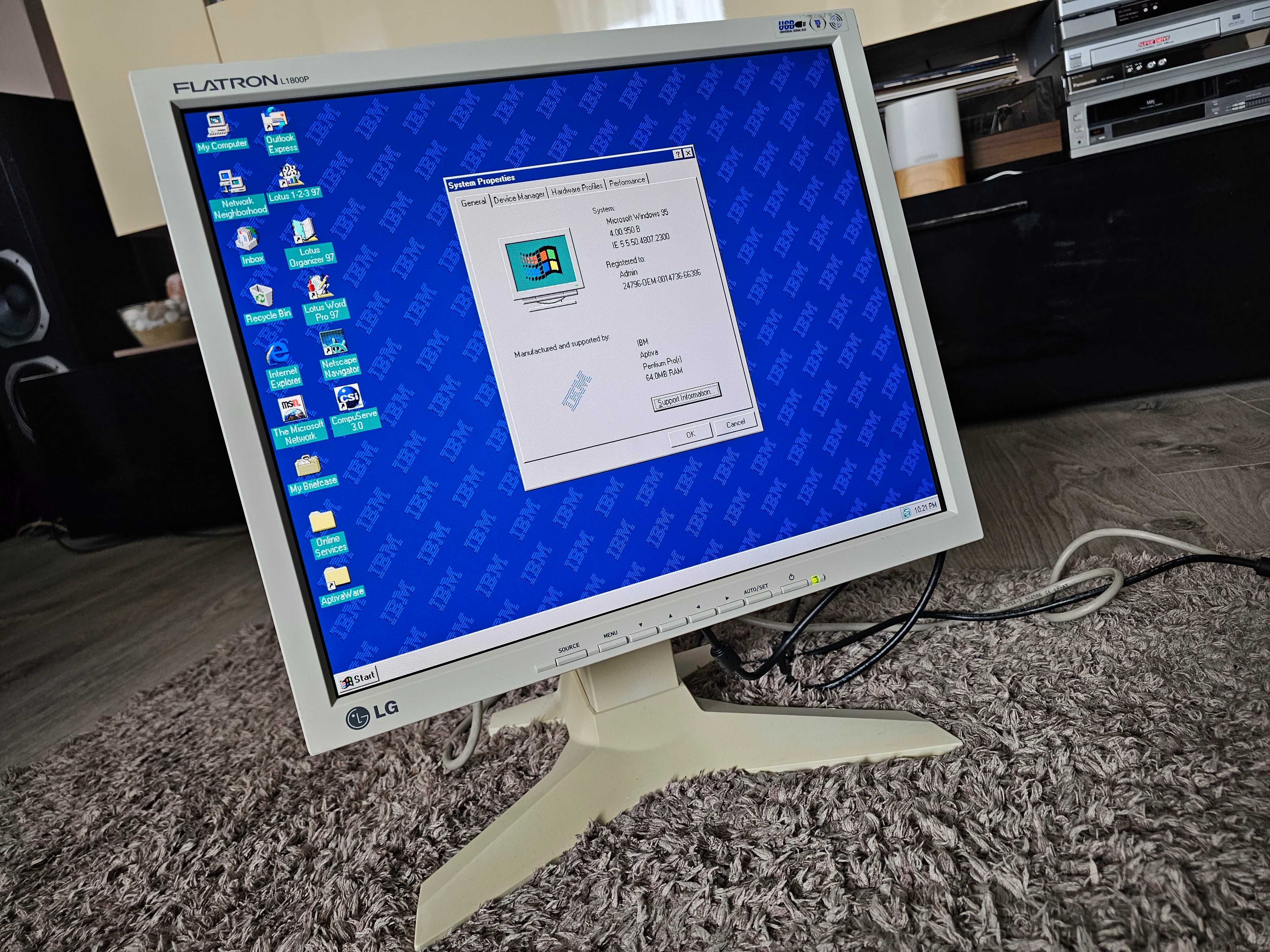 Monitor LCD Vechi Retro PC LG Flatron L1800P , 18 inch, Windows 98