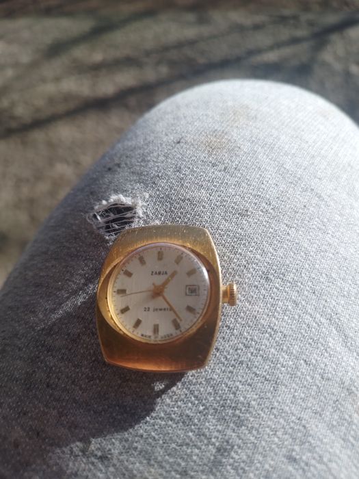 Ceas mecanic zaria cric haragaz cu   4 ochiuri si cuptor functional