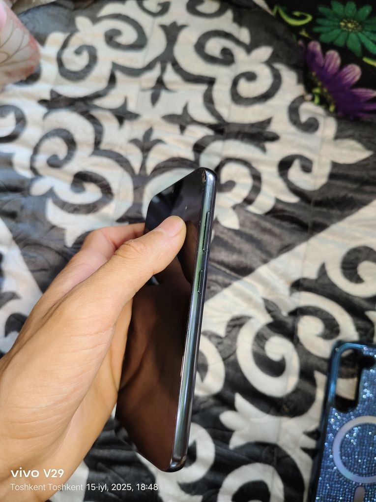 Samsung s23 sotiladi