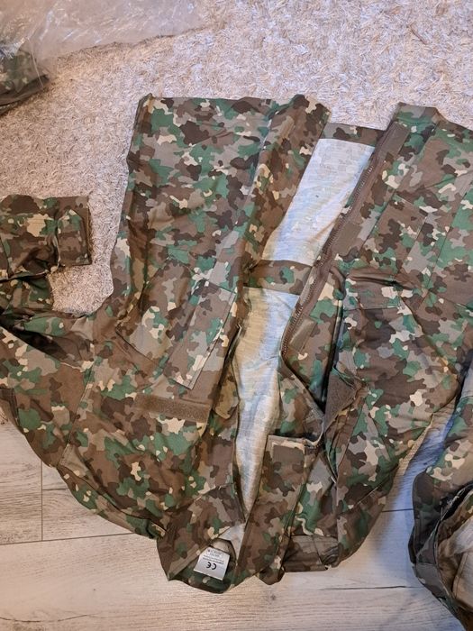 Costum combat camuflaj