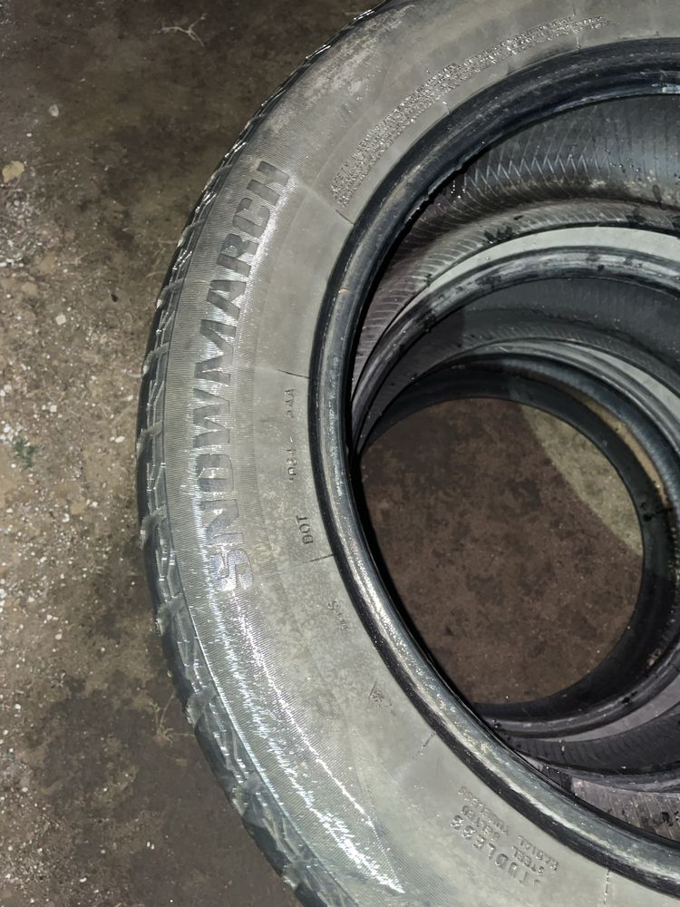 Зимние шины 285/50/ R20. 3 штук.
