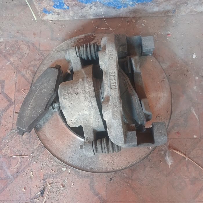 Тормозной диск в сборе на нексию 1 отдам дешево