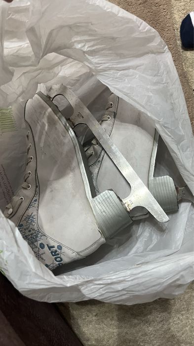 Коньки спортивные продам
