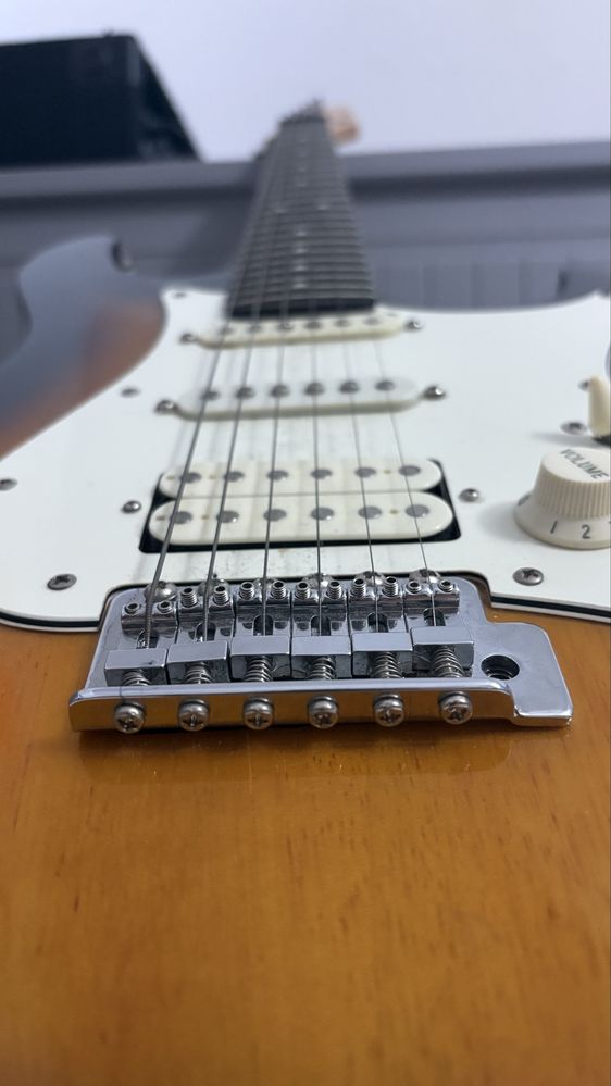 Chitara electrica Cort G210 cu corzi de COBALT