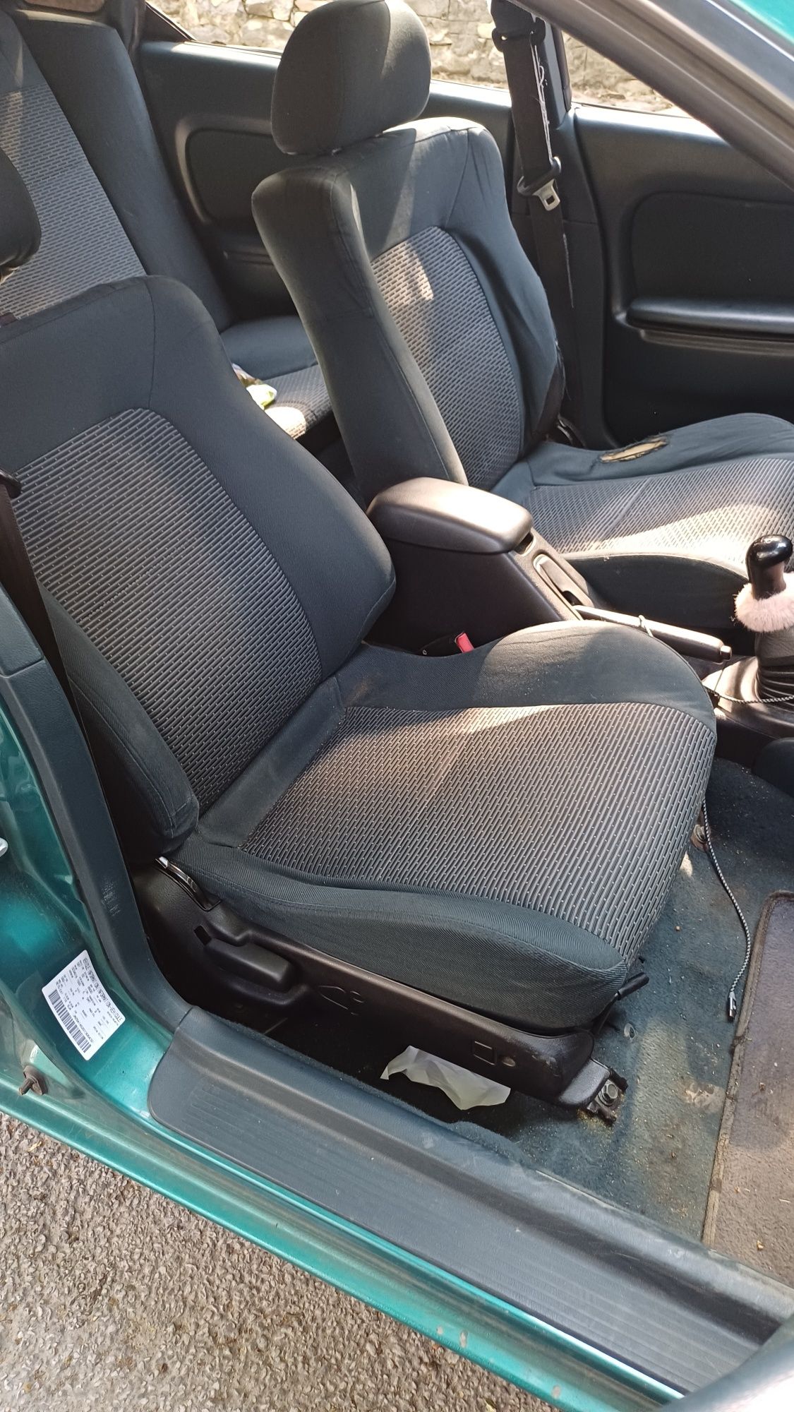 Mazda 323f 1.5..