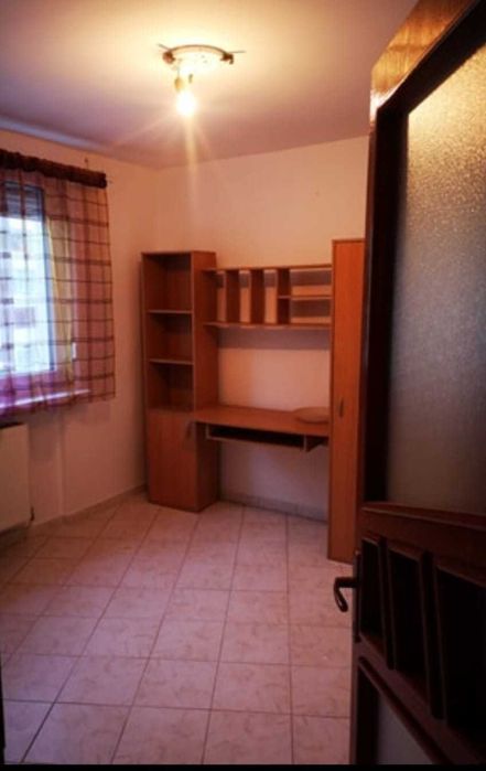 Apartament cu 3 camere de închiriat!