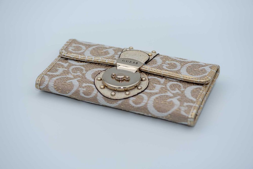 Оригинални дамска чанта и портмоне GUESS