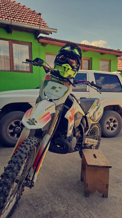 Cross suzuki rmz