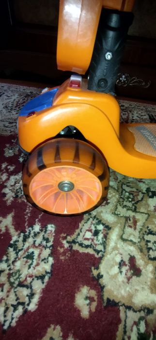 детский самокат в отличном состоянии