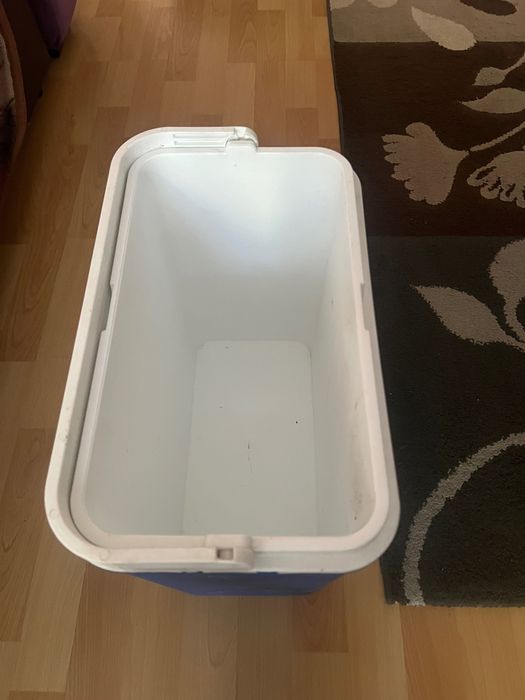 Lada frigorifica auto 12V noua