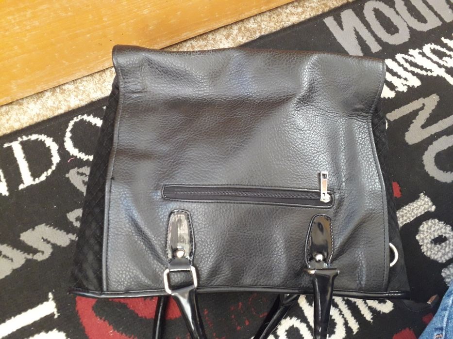 Дамска черна чанта