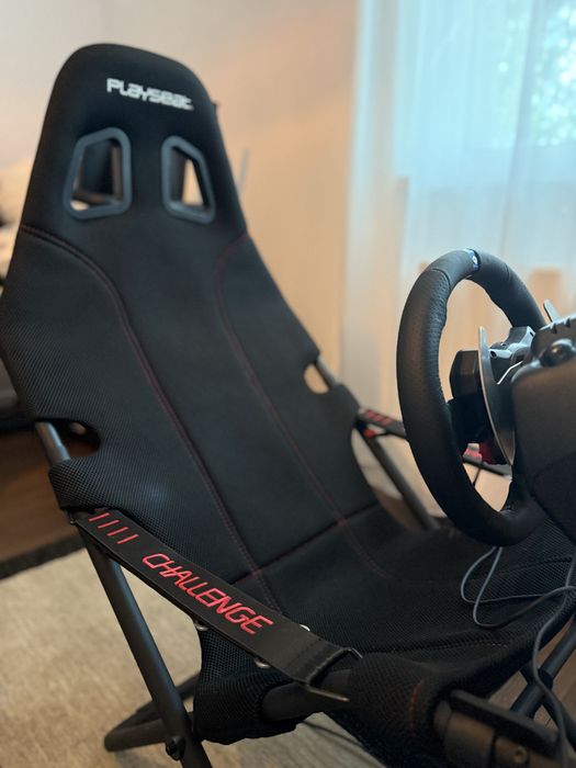 Scaun si volan cu pedale gaming