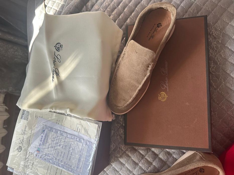 Женская обувь  ,