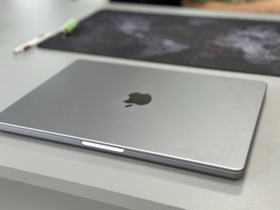 Apple macbook pro 14” 2023