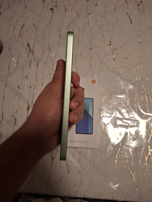 Redmi note 13 8+4/256