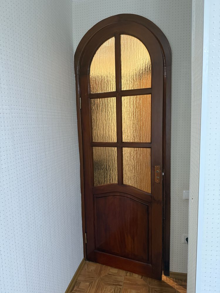 Продам двери из дерева