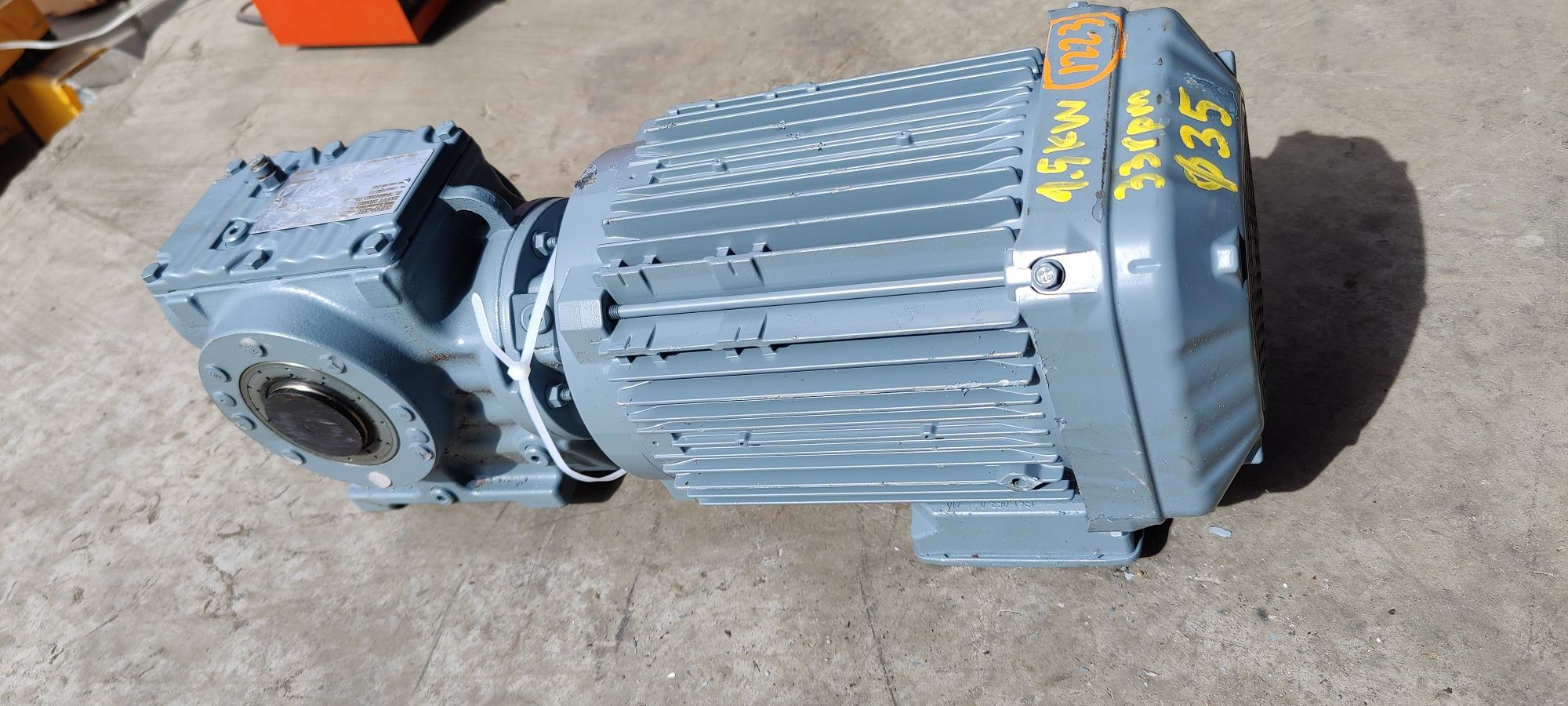 Motor electric trifazat cu reductor, 1.5kW, 33rpm, 380V