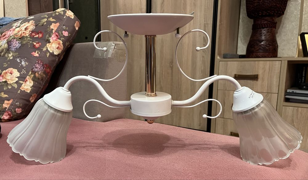 Люстра б/у (кухня, коридор)