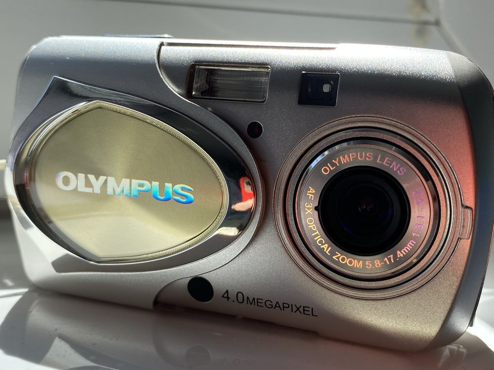 Olympus Mju 400 4.0MP Digital Camera