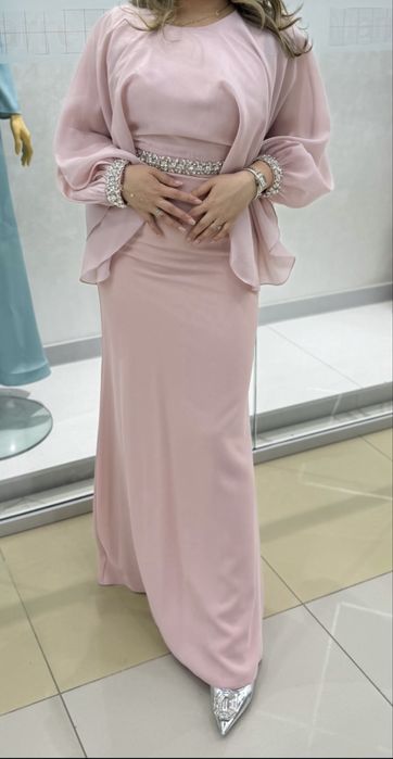 Платье вечернее 44размер в отличном состоянии