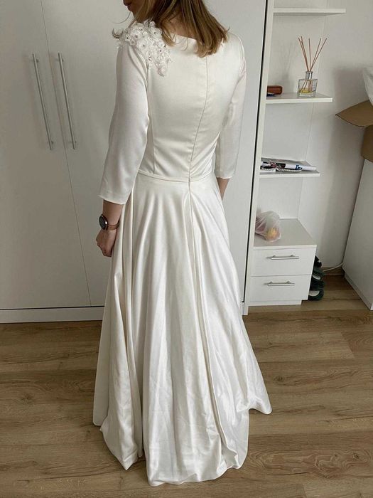 Rochie mireasă, tafta, model deosebit