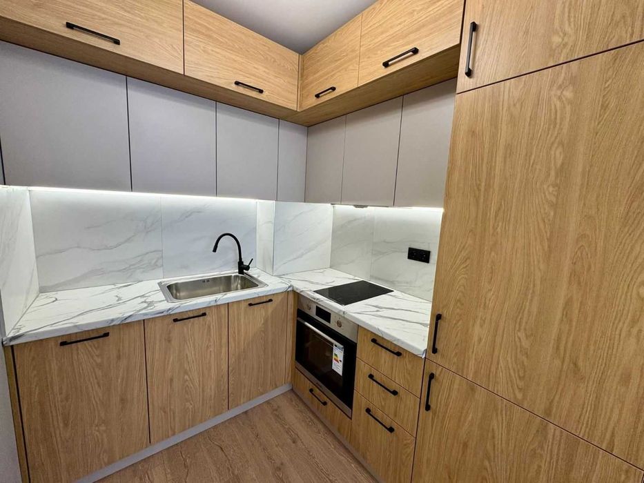 Двустаен апартамент обзаведен луксозно/ С АКТ 16