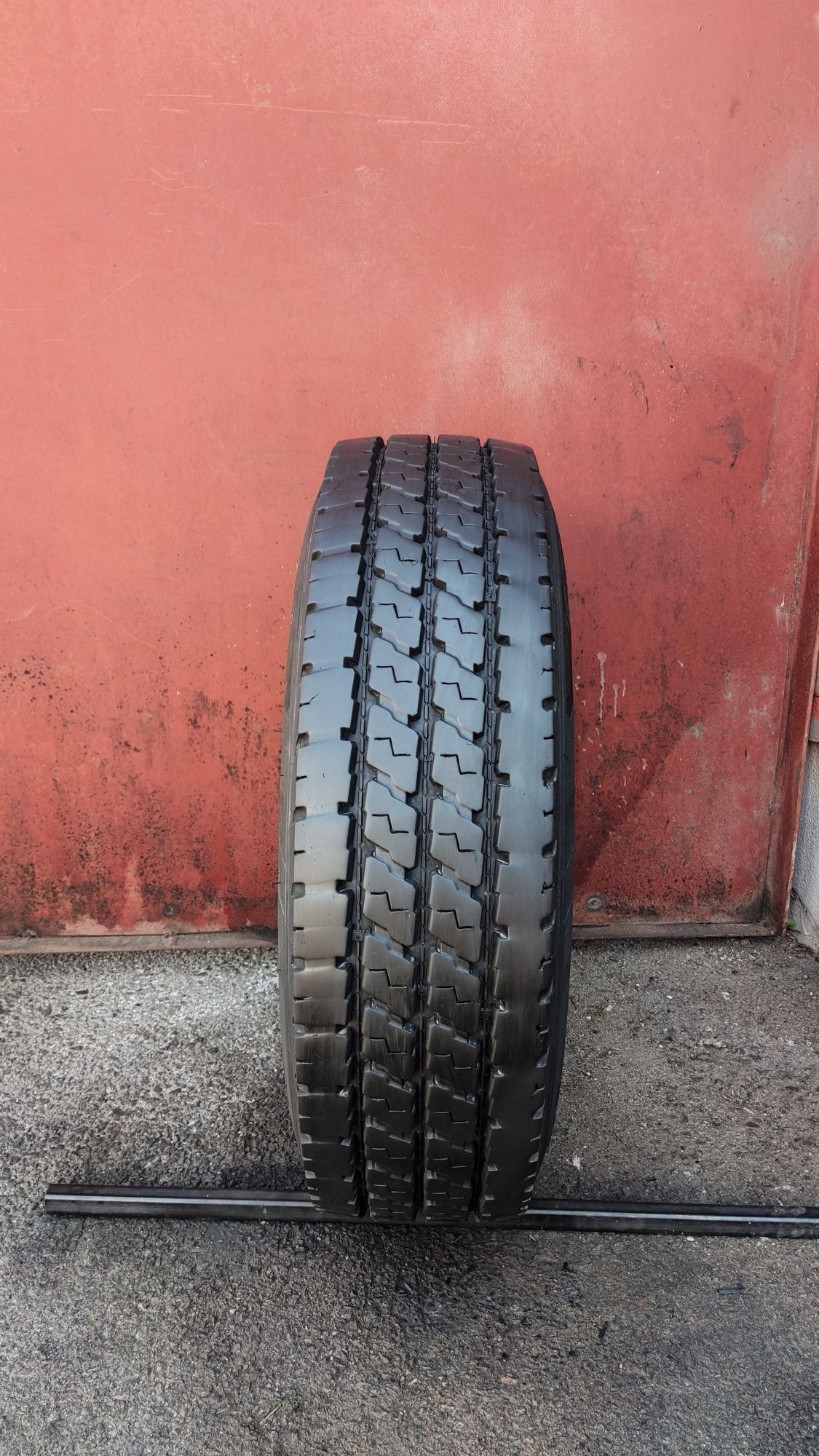 1бр. гума 195/R/14 Kumho KRD07, dot22
12PR, плата
dot22
9.7mm
Много до