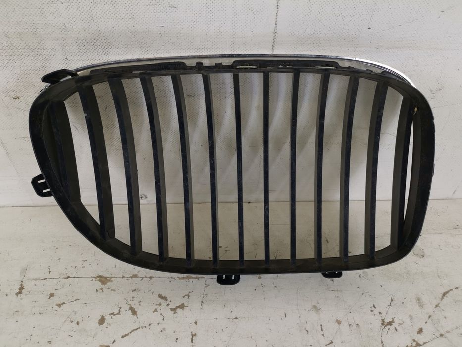 Решетка Радиатор Дясна Носач БМВ Серия 5 Е60/Е61 [фейслифт] [ - ] Ориг