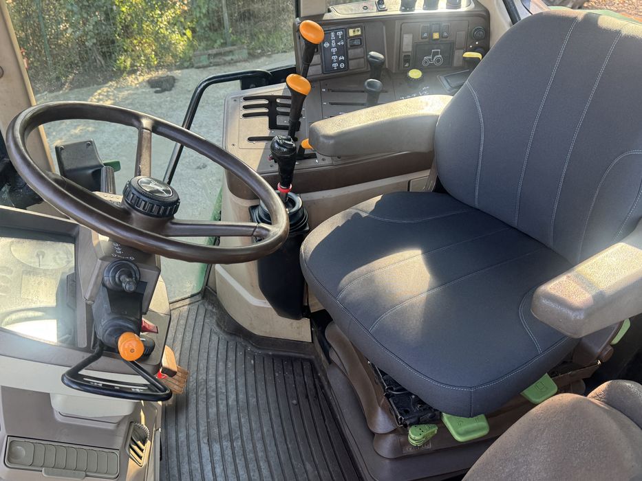 Tractor John deere  100 cai