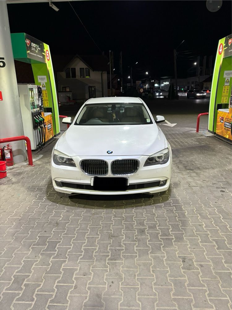 Dezmembrez bmw seria 7 f01 245 cai