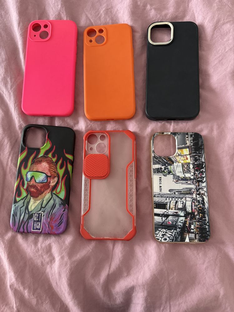 Vând huse Iphone 13