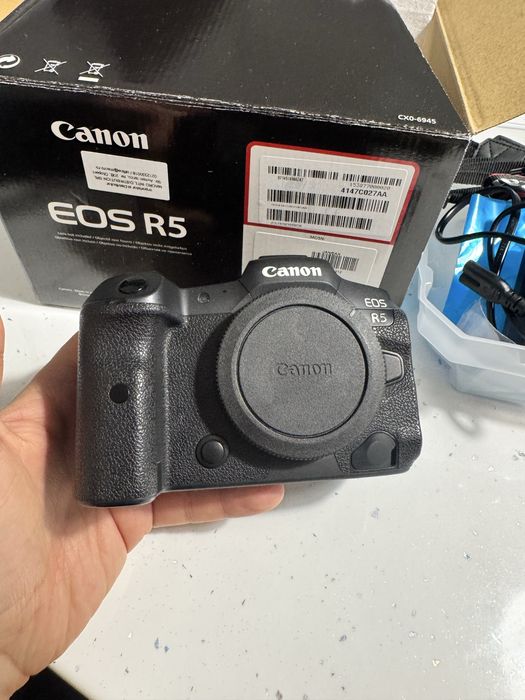 Canon R5 - 44k cadre. Stare impecabila