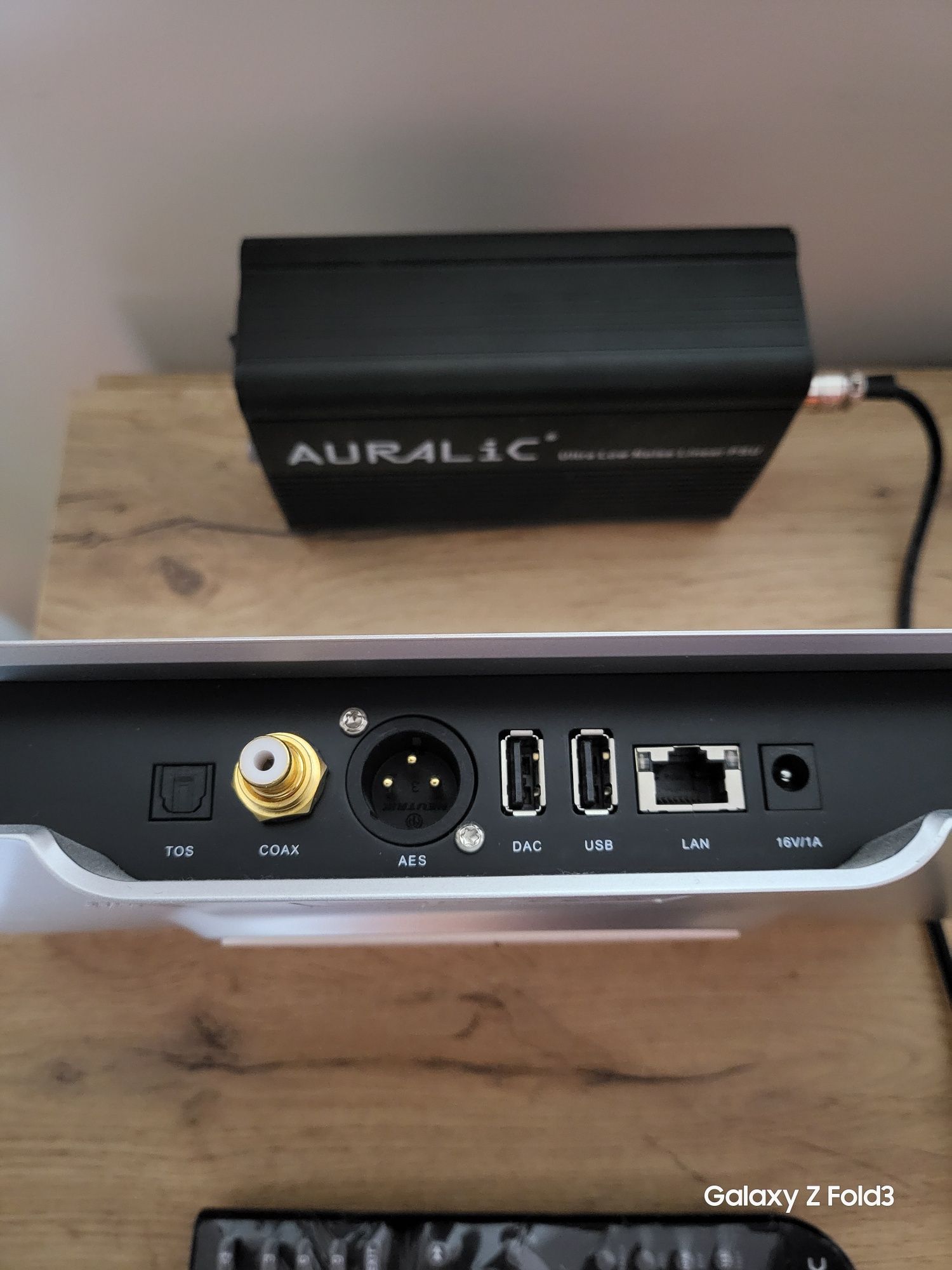 Auralic Aries Femto Streaming Bridge + Linear PSU