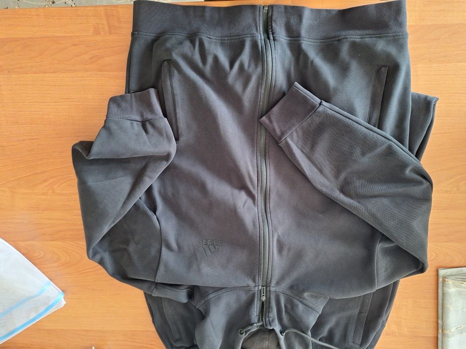 Спорт костюм  Adidas