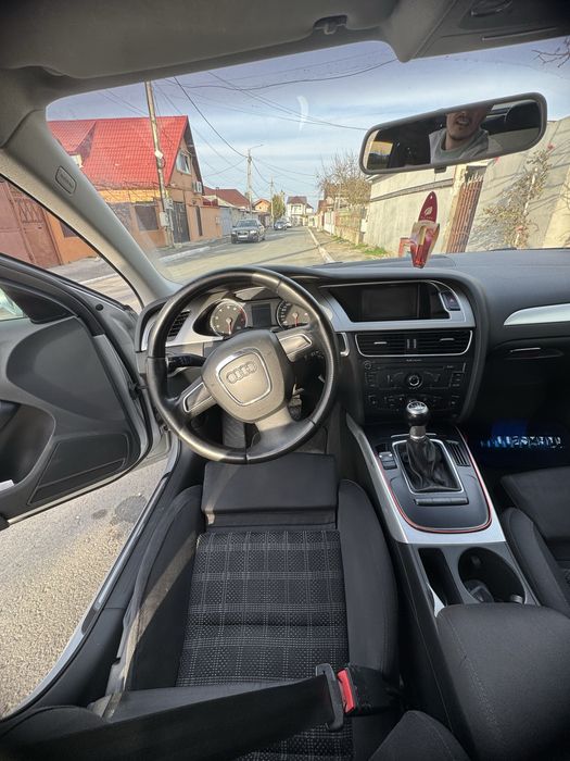 Vand Audi A4 , schimburi cu masini mai noi .