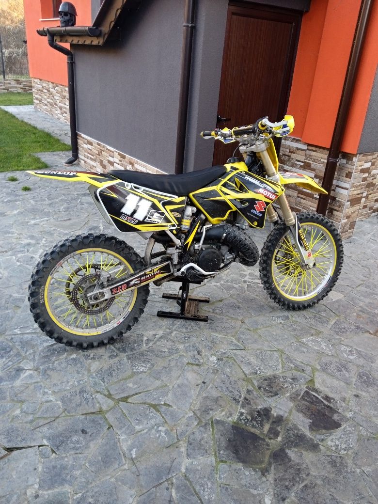 Suzuki RM  125.  Kros