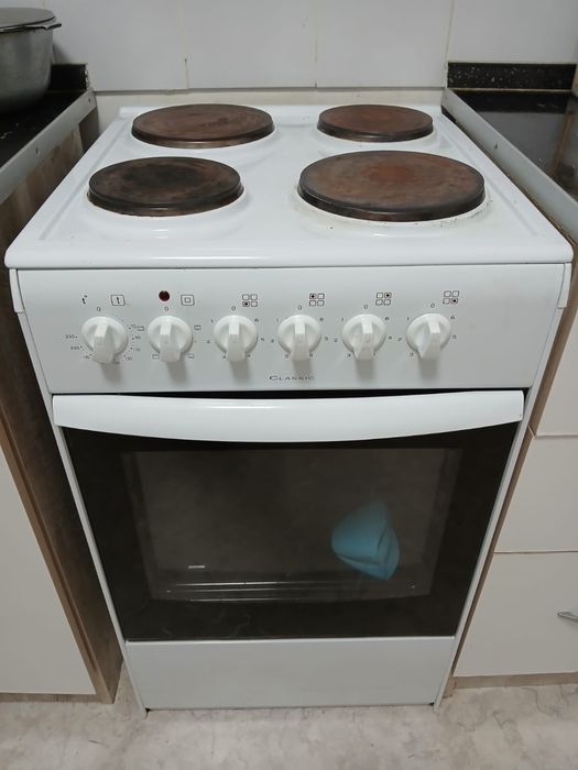 Продам электрическую плиту