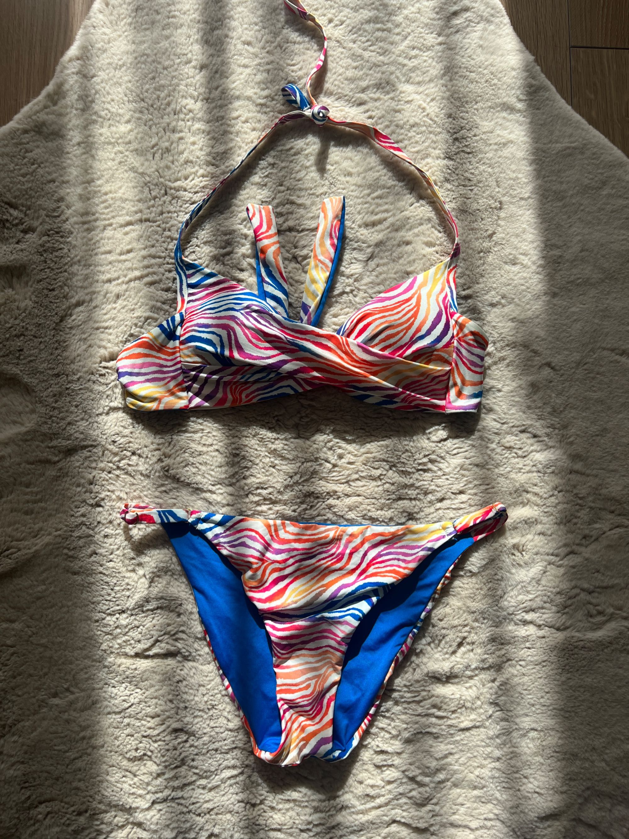 Calzedonia нов бански