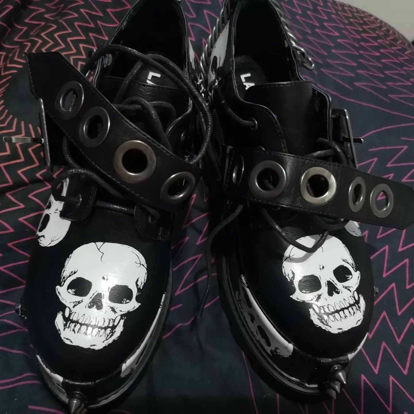 Pantofi grunge punk