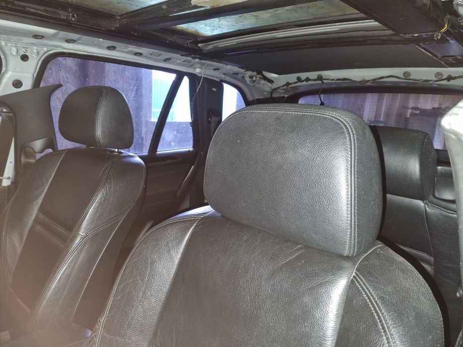 Dezmembrez bmw x5 e70 3.0d 235 cp