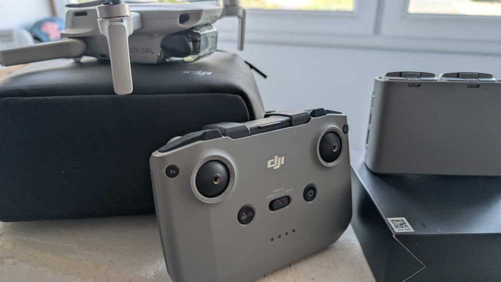 Dronă DJI Mini 2 Fly More Combo