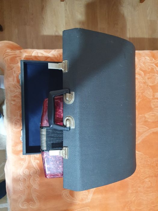 Acordeon Diana 40 basi