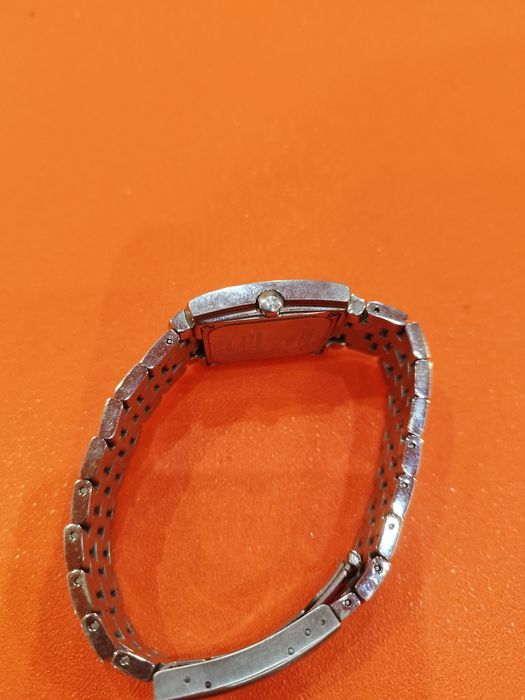 Продавам часовник Tissot