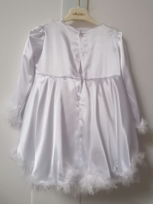 Rochiță albă, fulg de nea