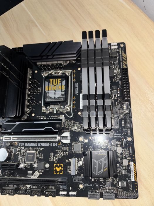 Продается материнская плата и ОЗУ ddr4. Asus tuf gaming b760m-e d-4.
